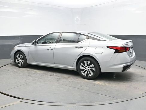 Used 2021 Nissan Altima 2.5 S FWD image 4