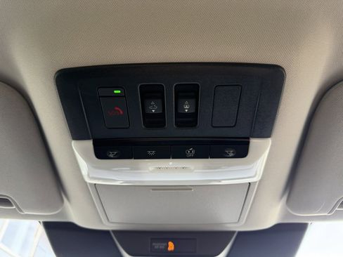 Used 2025 Nissan Pathfinder Platinum w/ Cargo Package image 29