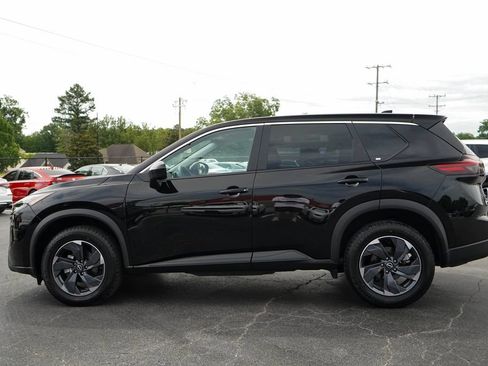 Used 2025 Nissan Rogue SV FWD image 23