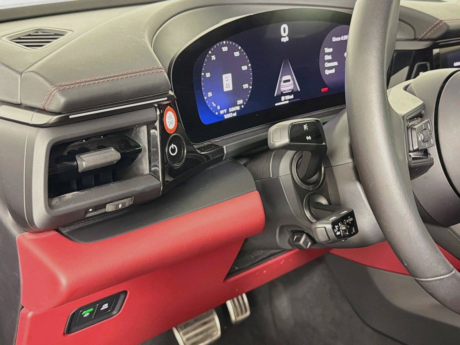 Certified 2025 Porsche Macan Turbo Electric AWD/4WD image 33