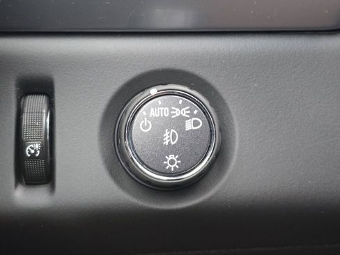 Used 2019 Chevrolet Suburban LT image 28