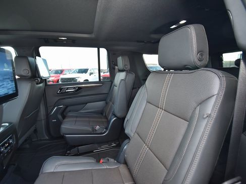 New 2026 Chevrolet Suburban High Country image 12