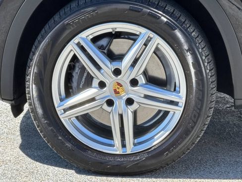 Used 2016 Porsche Cayenne AWD/4WD image 25
