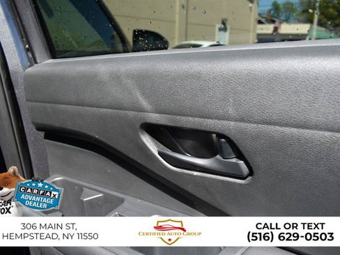 Used 2025 Nissan Pathfinder SV FWD image 28