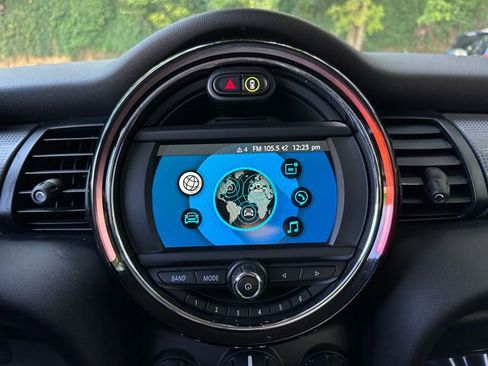 Used 2020 MINI Cooper 2-Door Hardtop w/ Storage Package image 20