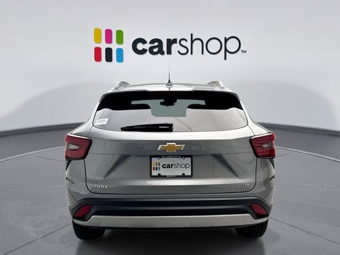 Used 2026 Chevrolet Trax LT FWD image 4