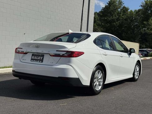 Used 2026 Toyota Camry LE FWD image 22