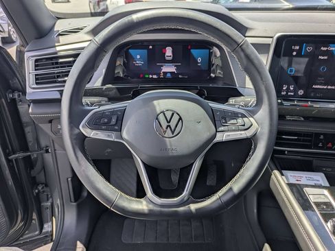 Used 2025 Volkswagen Atlas Cross Sport SE AWD/4WD image 19