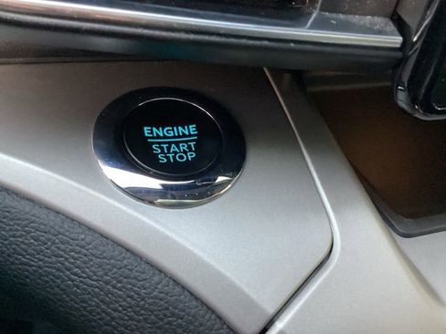 Used 2022 Ford Explorer XLT w/ Equipment Group 202A image 35