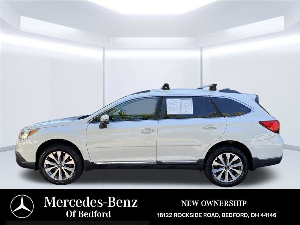 Used 2017 Subaru Outback 2.5i Touring AWD/4WD image 3