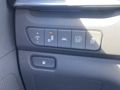 Used 2022 Kia Niro LXS FWD image 19
