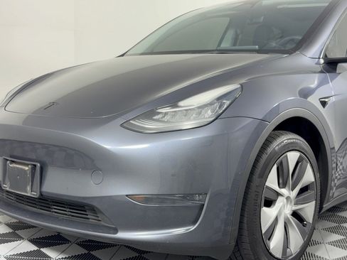 Used 2022 Tesla Model Y Long Range AWD/4WD image 12