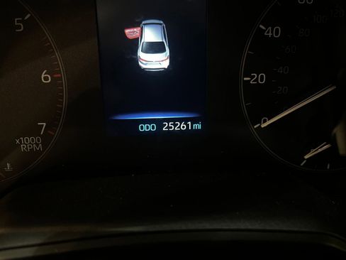 Used 2025 Toyota Corolla LE image 40