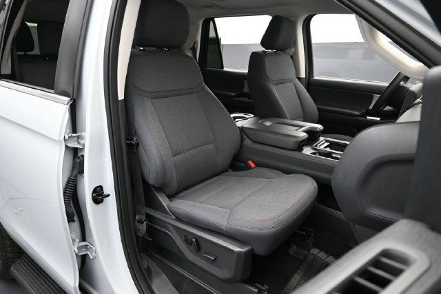 Used 2025 Ford Expedition Active RWD image 32