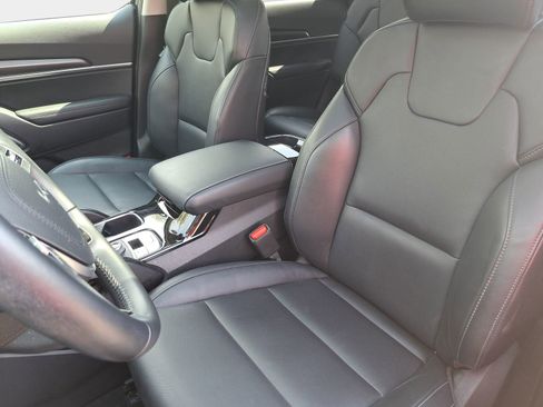 Used 2024 Kia Telluride S w/ S Sunroof Package FWD image 15