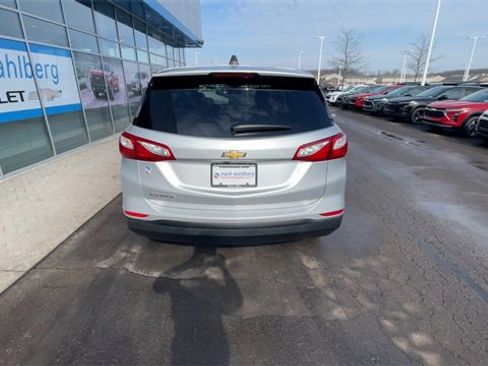Used 2019 Chevrolet Equinox LS w/ LS Convenience Package image 7
