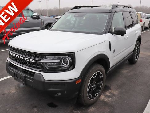 Used 2025 Ford Bronco Sport Outer Banks w/ Outer Banks Tech Package+ image 1