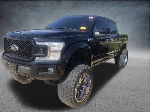 Used 2018 Ford F150 Lariat w/ Equipment Group 502A Luxury AWD/4WD image 4
