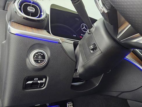 Used 2024 Mercedes-Benz CLE 450 4MATIC Cabriolet image 7