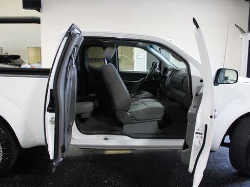 Used 2020 Nissan Frontier S RWD image 29