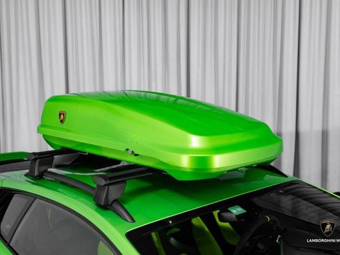 Used 2024 Lamborghini Huracan Sterrato image 2