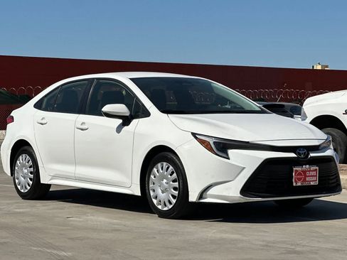 Used 2023 Toyota Corolla LE w/ Carpet Mat Package (TMS) FWD image 10