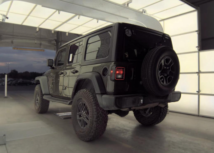 Used 2022 Jeep Wrangler Unlimited Sport AWD/4WD image 3