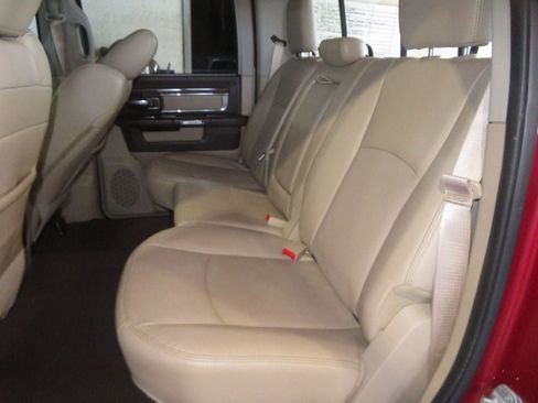 Used 2014 RAM 1500 Laramie w/ Convenience Group image 27