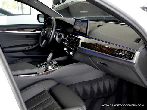 Used 2023 BMW 540i w/ M Sport Package RWD image 29