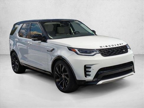 Used 2025 Land Rover Discovery Dynamic SE AWD/4WD image 3