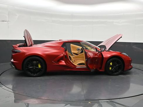 Used 2022 Chevrolet Corvette Stingray Premium Conv w/ Z51 Performance Package RWD image 34