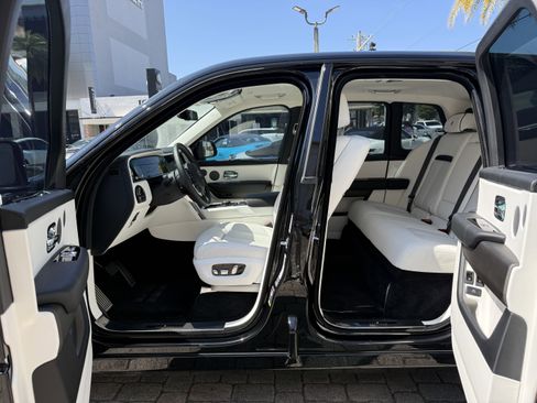 Used 2026 Rolls-Royce Cullinan AWD/4WD image 12