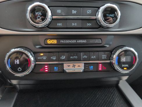 Used 2022 Ford F250 Platinum w/ Tremor Off-Road Package image 25