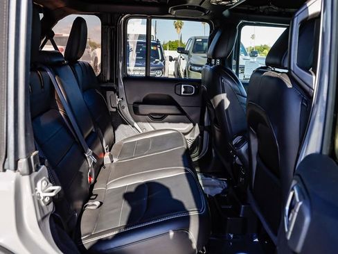 Used 2023 Jeep Wrangler Unlimited Sahara AWD/4WD image 20