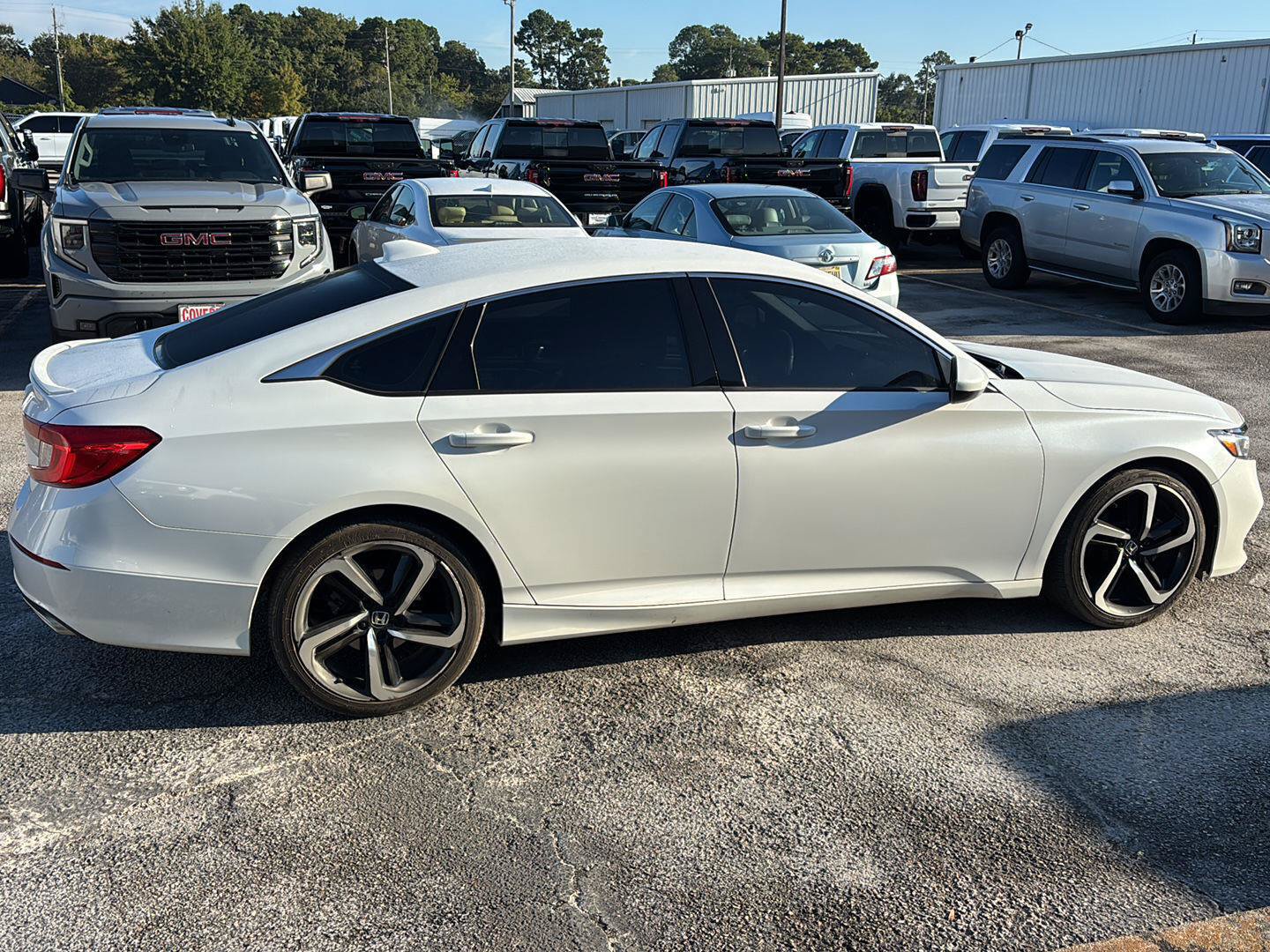 Used 2018 Honda Accord Sport image 8