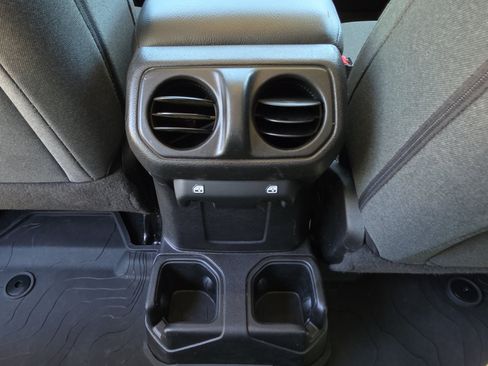 Used 2024 Jeep Gladiator Sport AWD/4WD image 30