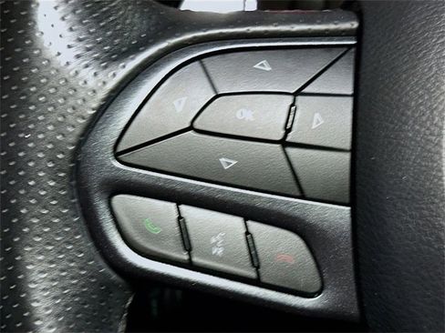 Used 2022 Dodge Durango GT image 35