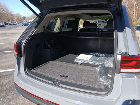 New 2026 Volkswagen Atlas SEL image 23