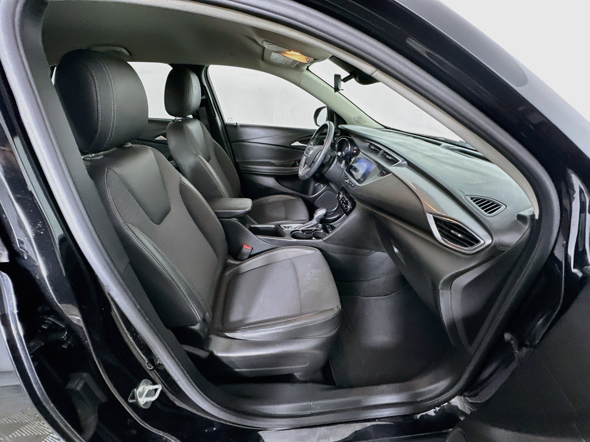 Used 2020 Buick Encore GX Select w/ Sport Touring Package FWD image 33