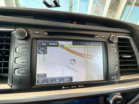 Used 2018 Toyota Highlander XLE w/ Protection Package #3 AWD/4WD image 34