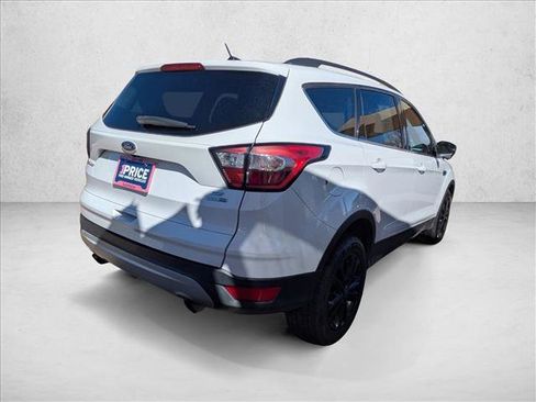 Used 2018 Ford Escape SE image 5