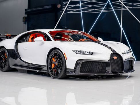 Used 2022 Bugatti Chiron Pur Sport image 5