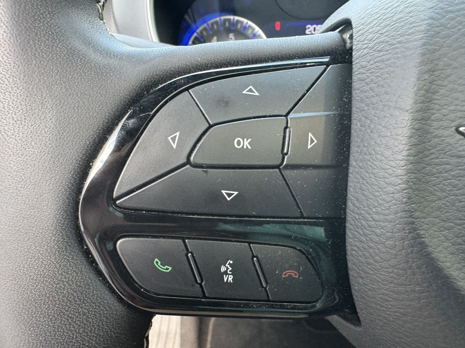 Used 2025 Chrysler Pacifica Limited FWD image 33