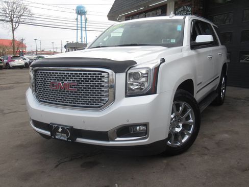 Used 2017 GMC Yukon Denali w/ Open Road Package AWD/4WD image 39