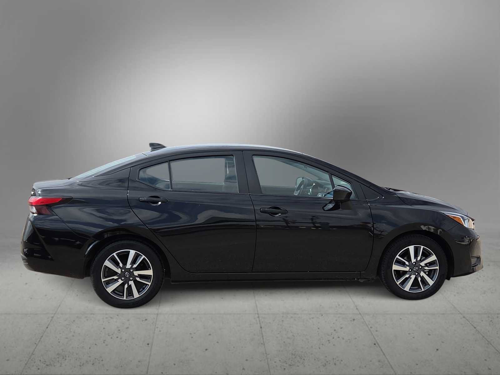 Used 2024 Nissan Versa SV FWD image 8