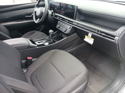 Used 2025 Hyundai Tucson SE FWD image 16