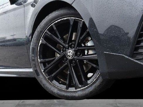 Used 2025 Toyota Camry SE image 3