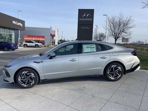 New 2026 Hyundai Sonata SEL FWD image 2