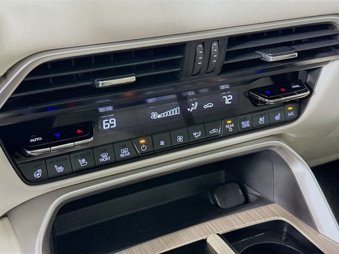 Certified 2024 MAZDA CX-90 Plug-In Hybrid w/ Premium Plus AWD/4WD image 16