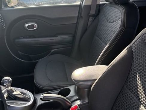 Used 2014 Kia Soul + image 2